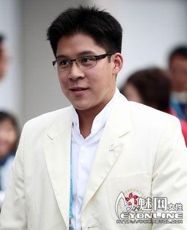 霍启刚个人资料,香港富豪之子，商界精英与慈善家的人生轨迹